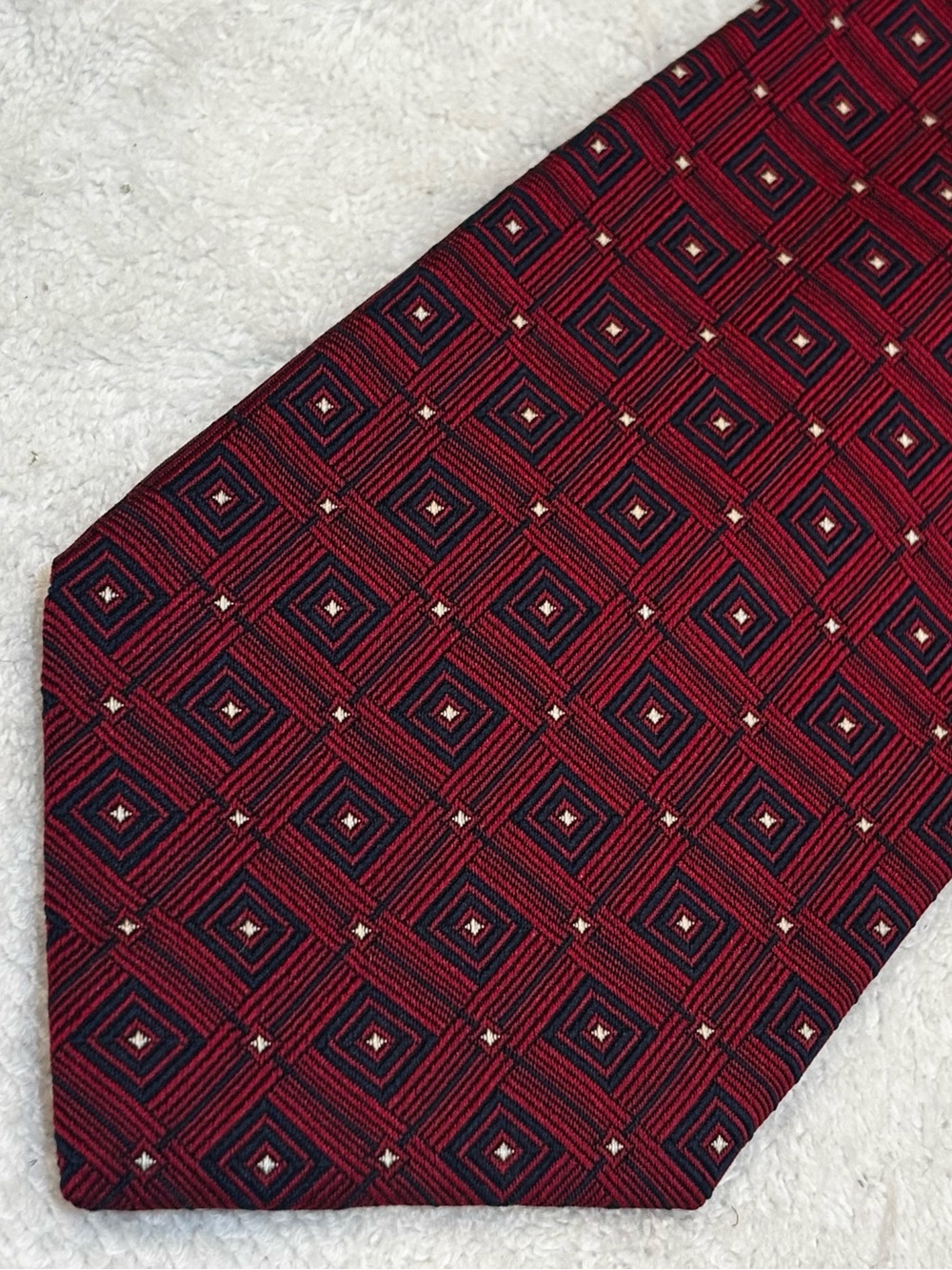 Brand New Stylish Tie By JoS A. Bank (Corporate Collection)